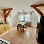 Lägenhet Anna Es Sara