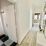 Anna Es Sara Lägenhet *