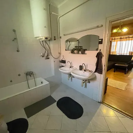 Anna és Sára Apartman
