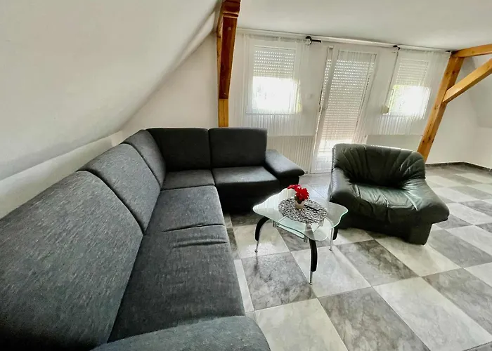 Anna Es Sara Balatonboglár