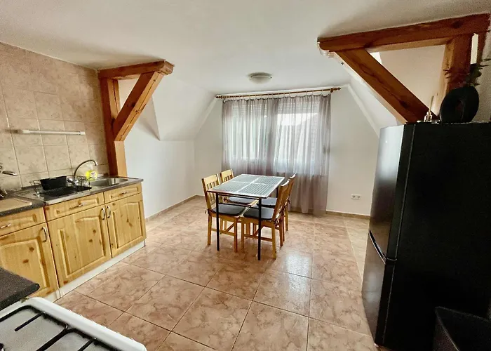 Lägenhet Anna Es Sara