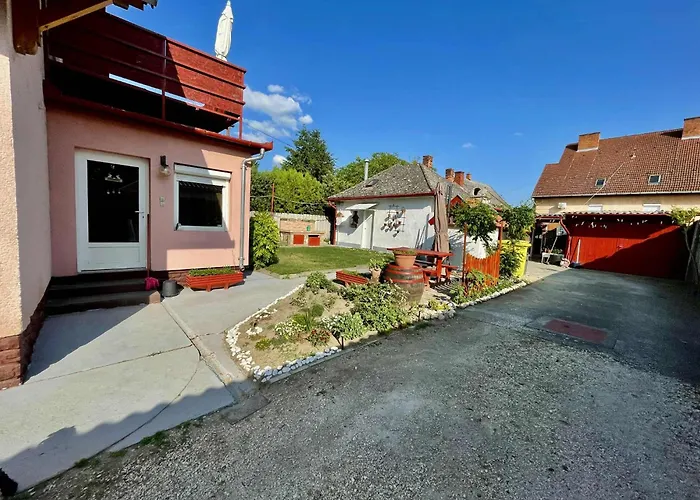 Lägenhet Anna Es Sara