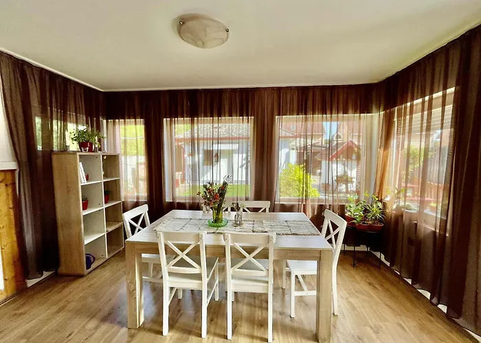 Lägenhet Anna Es Sara