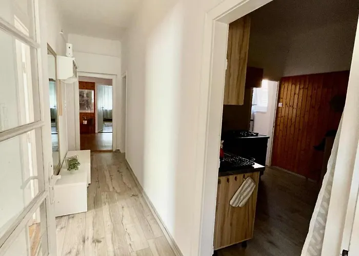 Lägenhet Anna Es Sara