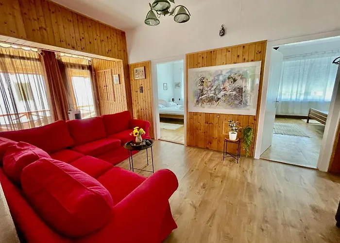 Anna Es Sara Lägenhet