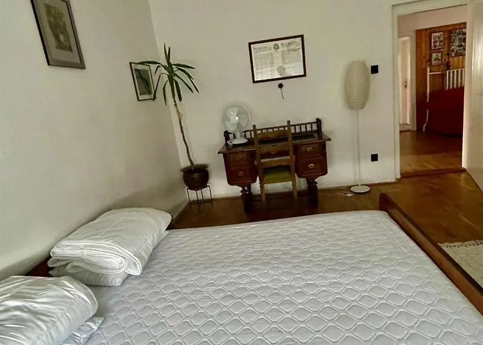 Lägenhet Anna Es Sara